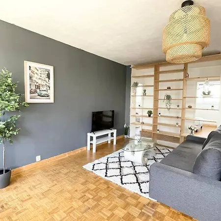 Spacieux App Proche Centre,commerces &transports Apartment *