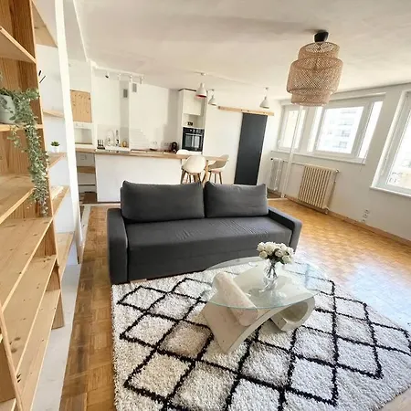 Apartment Spacieux App Proche Centre,commerces &transports