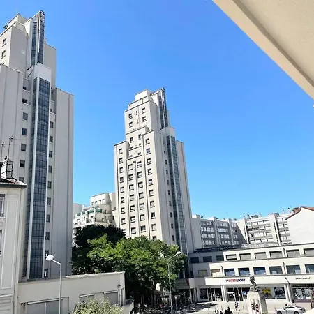 Spacieux App Proche Centre,commerces &transports *